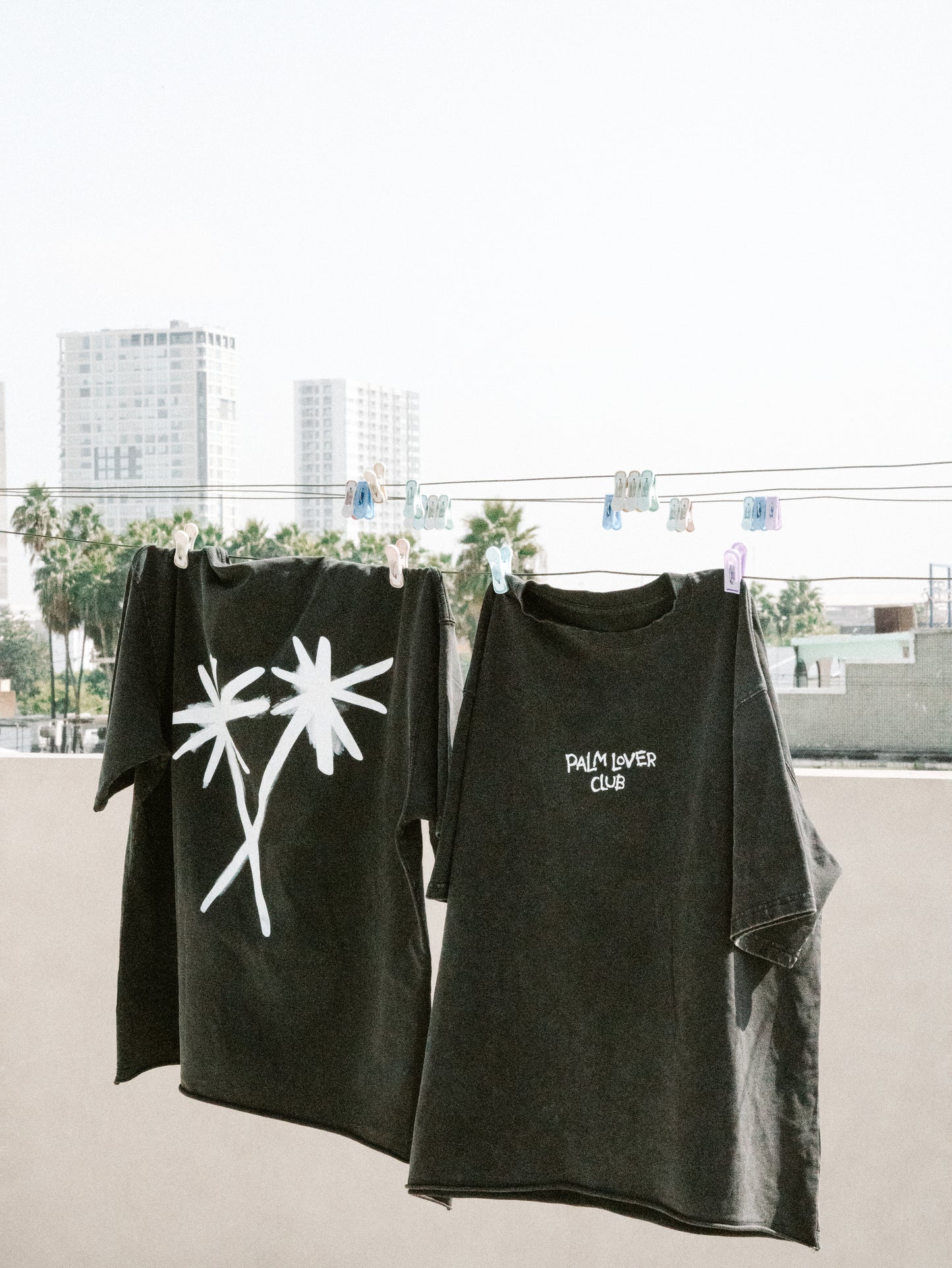 CROSSED PALM TREES TEE - VINTAGE BLACK