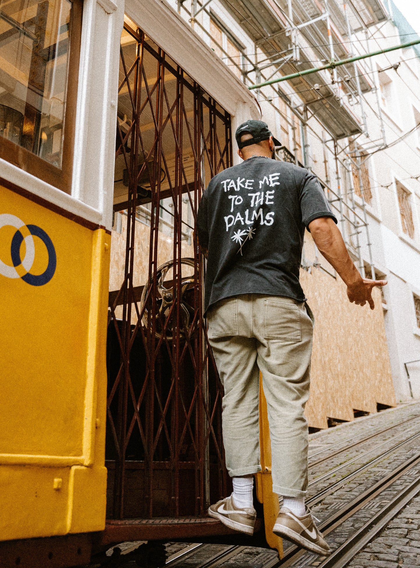 TAKE ME TO THE PALMS TEE - VINTAGE BLACK